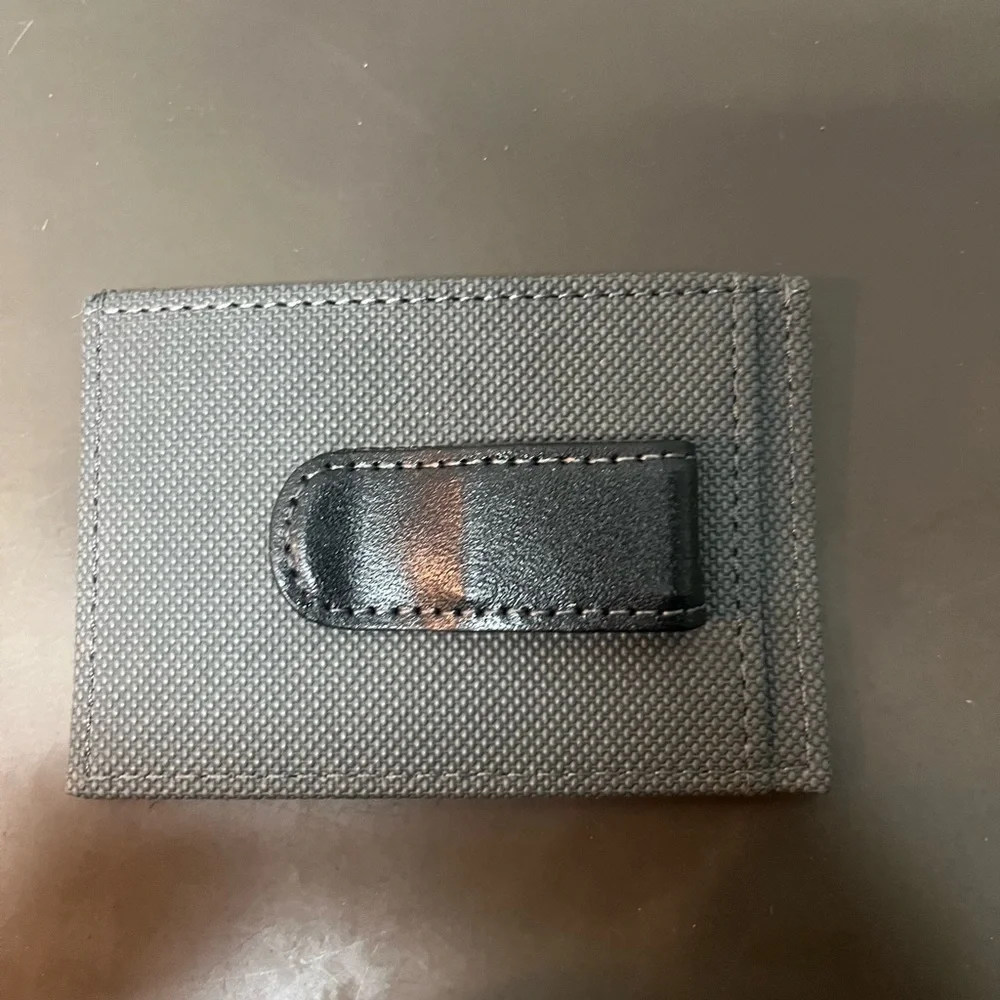 Izod Gray Card Holder Sleek Design
